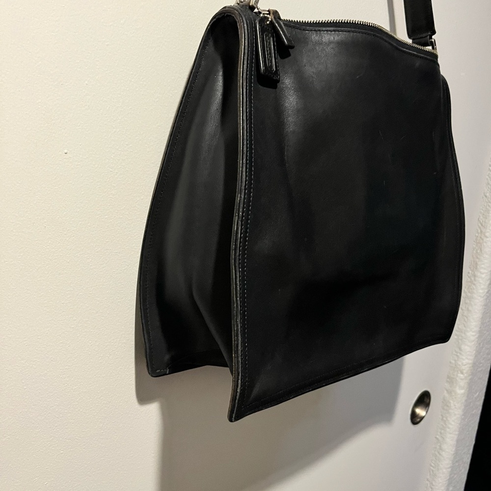 🔥Coach Black Cowhide Leather Shoulder Bag. Excellent Used Condition. - Picture 5 of 12